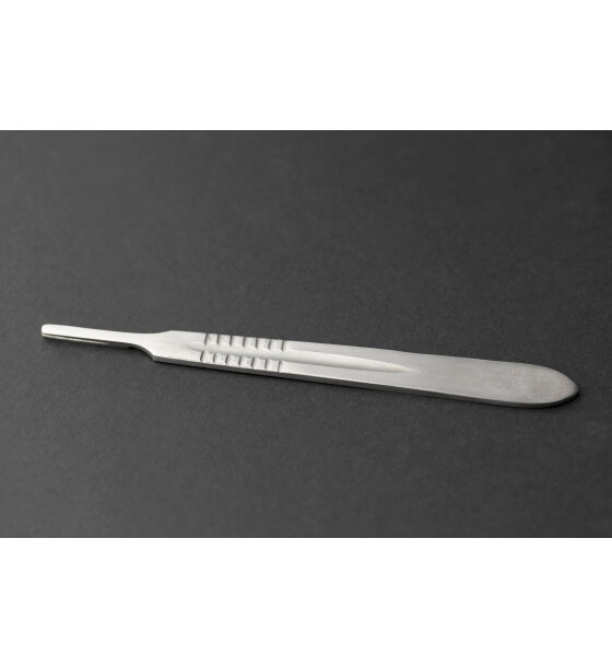 Surgical scalpel 4