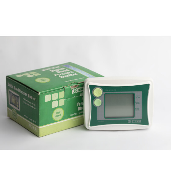 Digital blood pressure monitor