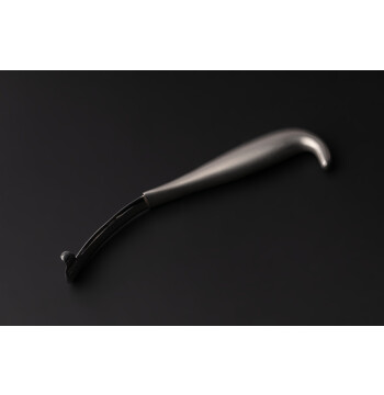 sigmoid notch extra oral retractor